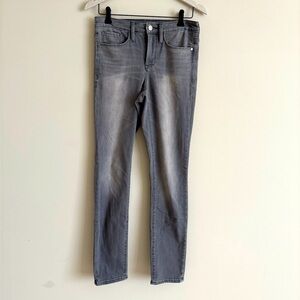 Althleta Women’s Gray Jeans Size 6